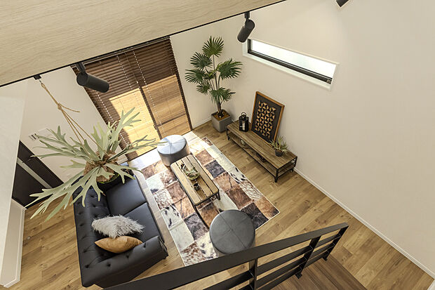 【LDK/当社施工例】
ダイナミックな吹抜天井には見せ梁を採用し、住まいの意匠性を高めました。圧迫感を軽減するスケルトン階段との相乗効果で、より居住空間が広々と感じられます。