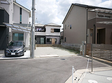 【前面道路含む現地写真】