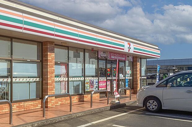 セブンイレブンつくば瑞穂団地入口店(約320m)
