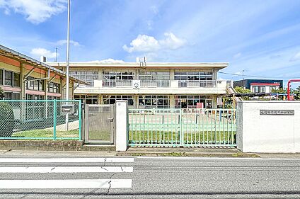 荒川沖保育所 1000m