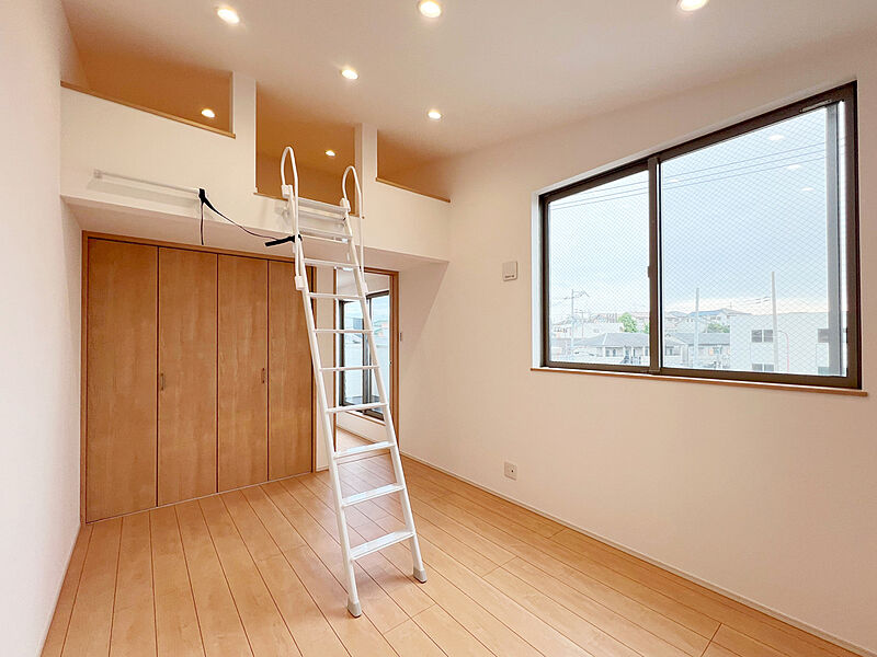 （B号地/居室）収納スペースをしっかりと確保しているのでお部屋を広く使うことができます。