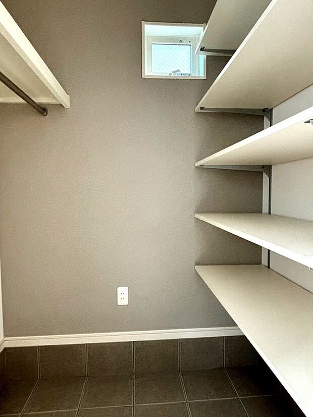 【土間収納のある玄関インテリア】(弊社施工例)