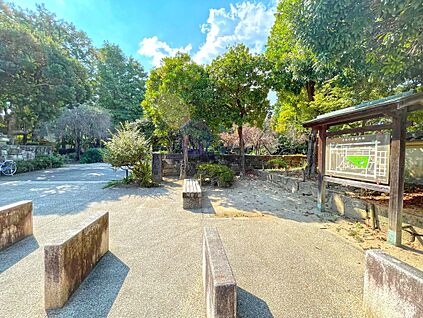 近松公園 800ｍ～880ｍ(徒歩10分～11分)