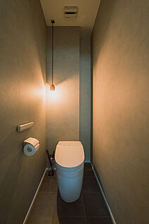 オシャレで掃除がしやすいタンクレストイレ