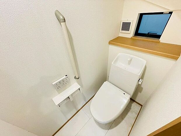 【トイレ】毎日使うトイレは落ち着きと清潔感のあるデザイン