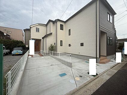 前面道路含む外観