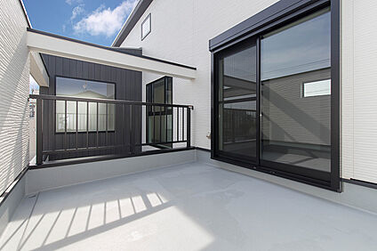 ワイドバルコニー