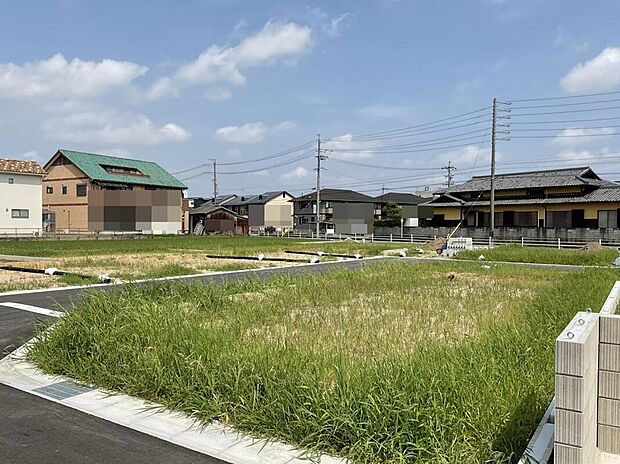 のどかな街並みに囲まれた開放感のある区画。穏やかな空気に包まれながら、ゆったりとした暮らしが叶います。