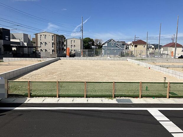 【現地写真】遊歩道やアスレチックが整備された「保田ヶ池公園」が周辺にあり、移り行く景色から季節を感じられる豊かな周辺環境。