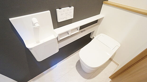 【【トイレ施工例】】Panasonic　アラウーノ　S160　タイプ2
オシャレで節水効果も高いタンクレストイレ！