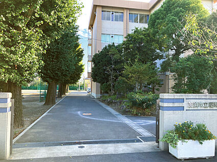 昭和中学校 現地から1820m。(徒歩23分。)