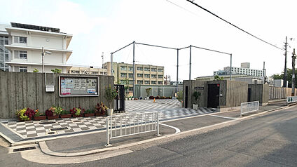 東大阪市立小阪中学校 400m