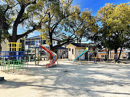 荒子児童遊園 約250m(徒歩約４分)