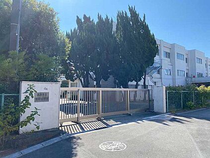 高浜市立高取小学校 約1,000m(徒歩約13分)