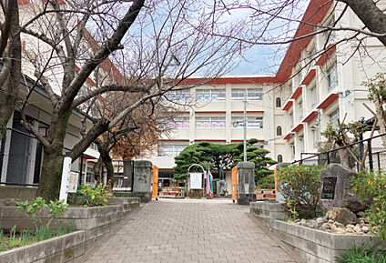 長崎市立 城山小学校 現地から460m。(徒歩6分。)