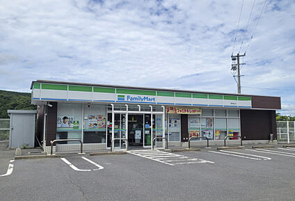 ファミリーマート長崎鳴見店 現地から1250m。(徒歩16分。)
