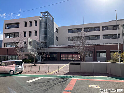別府西中学校 現地から1340m。(徒歩17分。)