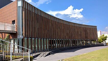 三田市立図書館 ウッディタウン分館 約1,240m(自転車約5分)