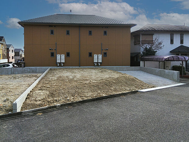 B区画
道路幅もあり、交通量も少ないので小さいお子様がいるご家族も安心です。