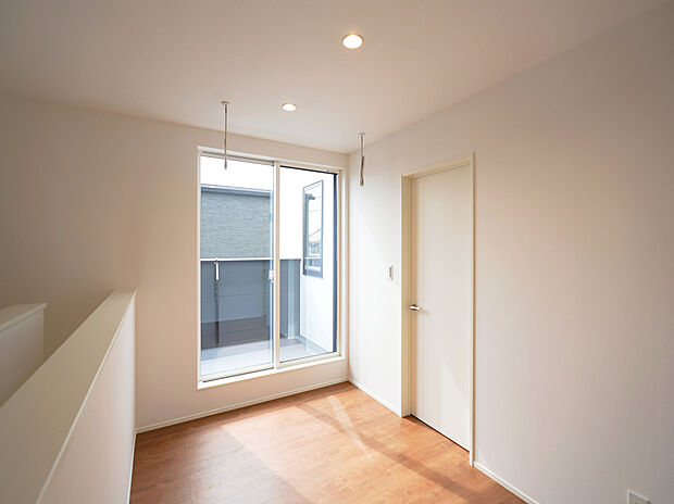 【A棟フリースペース】二階のフリースペースは室内干しもできる便利な空間です。