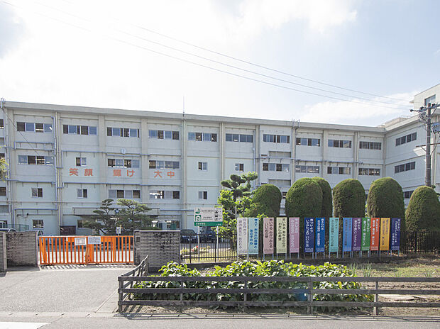 一宮市立大和中学校(約2,500m)