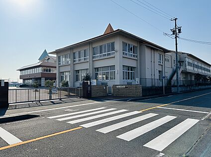 弥富市立弥富中学校 約 2,600 ｍ(徒歩 33 分)