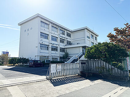 豊田市立衣丘小学校 450ｍ(徒歩6分～7分)