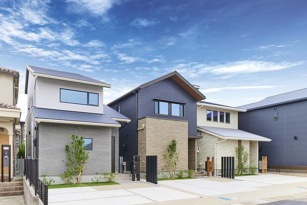 【【街並み】】緑豊かな公園を身近に、幅広い世代が暮らしやすいロケーション◎床暖房(LDK+洋室1部屋)、食器洗乾燥機、ガラストップコンロ、浴室暖房乾燥機など、快適な暮らしをサポートする設備・仕様が充実しています。