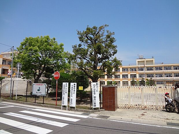 豊山町立豊山小学校