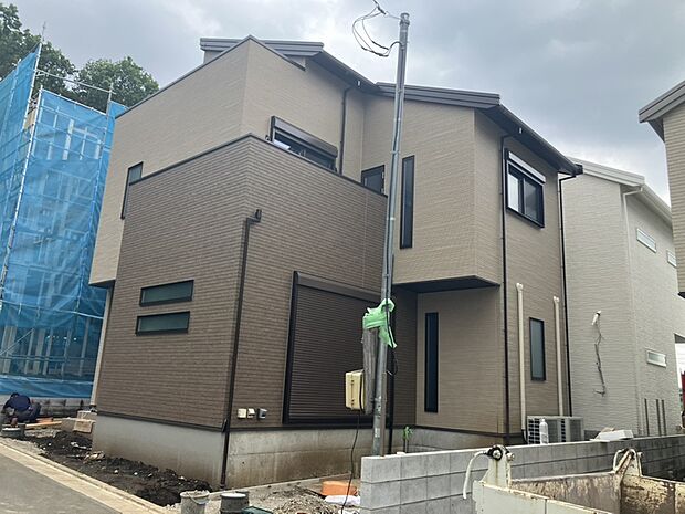 【スマート・ワン シティ所沢市北秋津】
JR武蔵野線「新秋津」駅まで徒歩15分など、3沿線2駅利用可能な立地。毎日の通勤・通学やお出掛けにも便利です。