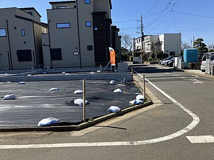 【前面道路含む現地写真】