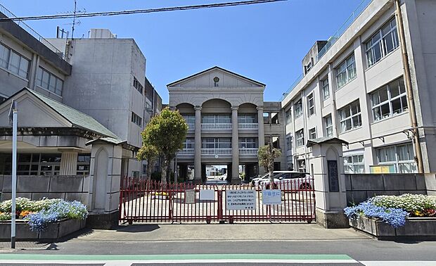 大袋小学校 193m