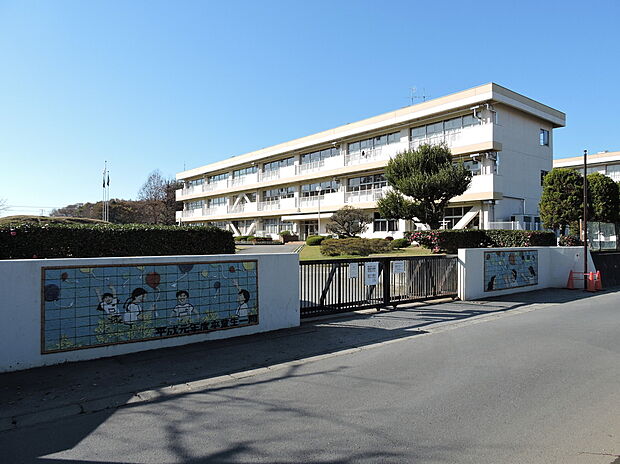 山崎小学校 1020m