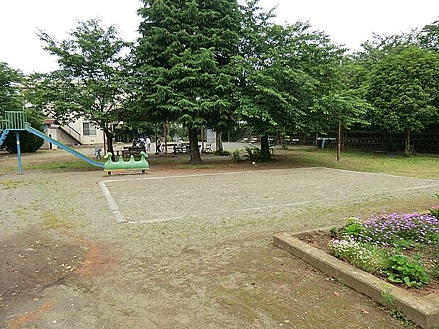 御城公園 140m