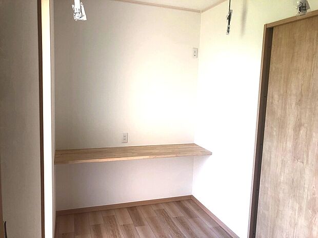 【ランドリールーム】1階にランドリールームを設置。洗濯物を2階に運ぶ手間、もう必要ありません。