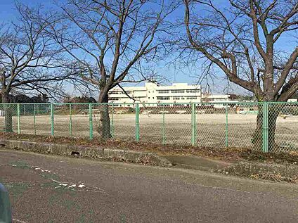 伊奈東中学校 1421ｍ