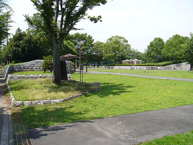 けやき台公園(約536m)