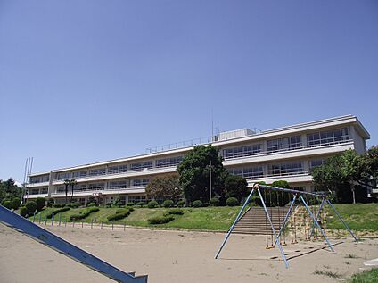 黒内小学校 740ｍ