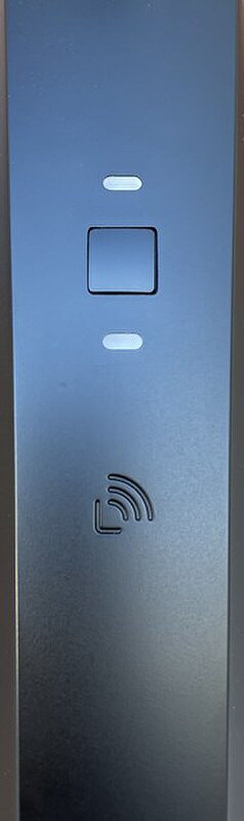 【玄関ドア】リモコンキーを持っていれば、ドアハンドルのボタンを押すだけで施解錠できます！またタグキーは近づけるだけで施解錠ができるので、毎日の出入りがもっと快適に！