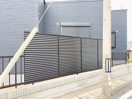 目隠しフェンス