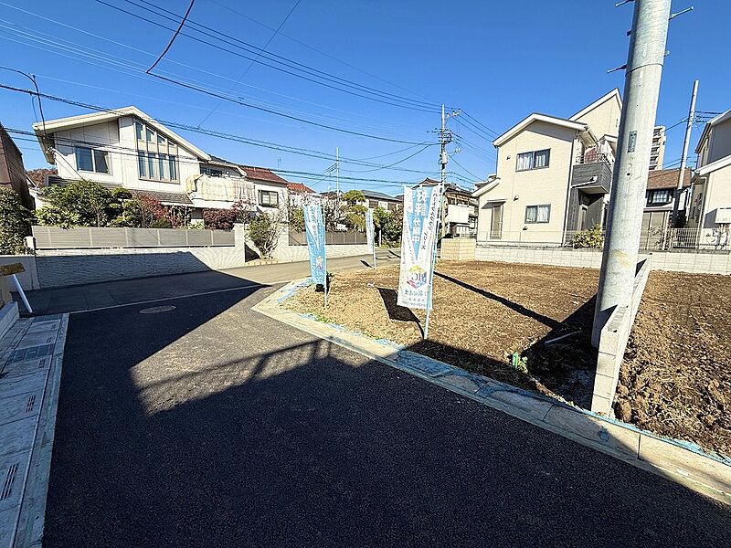 【現地写真】岩槻駅から徒歩6分の好立地に新規分譲です♪
南西角地の南道路になりますので、日当たり良好です♪全居室南向きになりますので、暖かい日差しがお部屋に入ります☆
お問合せお待ちしております♪