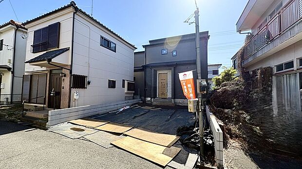 現地現況写真　外構施工前敷地面積ひろびろ48.62坪！駐車並列2台可