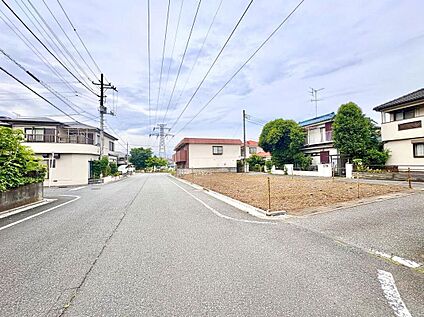 前面道路含む外観