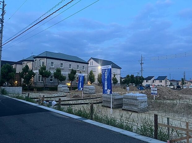 公園もコンビニも近く、住みやすい立地です。