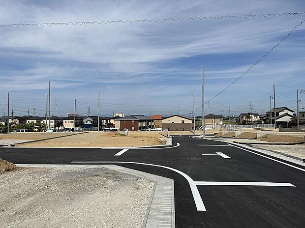 【現地外観写真】トヨタホームでは、安心かつ安全なまちづくりをすると共に、
いつまでも誇りや愛着を持ち続けられる街をめざしています。