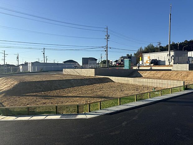 【現地外観写真】名鉄三河線「猿投」駅まで900m 徒歩約11分で通勤・通学に便利な立地!
50坪以上のゆとりある敷地で様々な間取りや外構計画も対応可能!