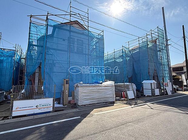 【現地外観】
静かで落ち着いた住環境が魅力の第一種低層住居専用エリアに立地!良好な住環境が守られたエリアなので落ち着きある暮らしを実現できます♪