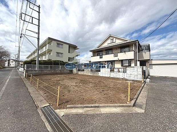 【現地外観】
静かで落ち着いた住環境が魅力な立地！落ち着きある暮らしを実現できます♪