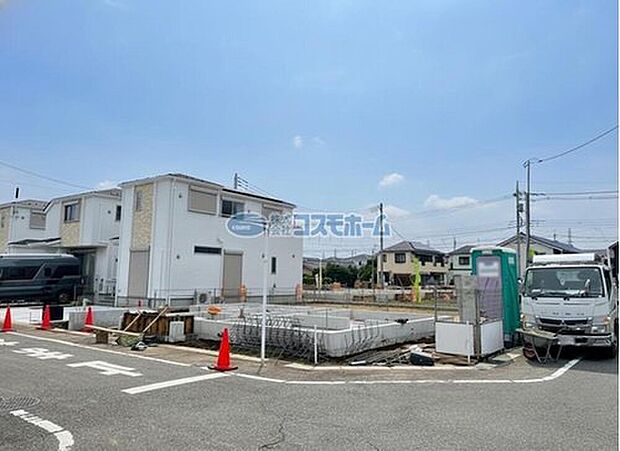 【現地外観】
閑静な住宅街に位置し、ゆとりある住まいを実現できる住環境です。
