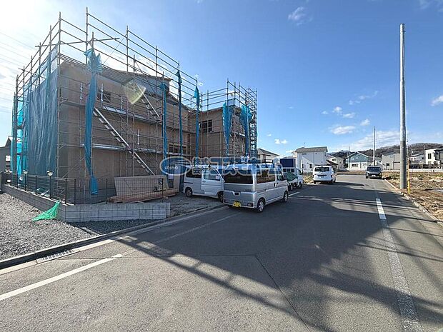 【現地外観写真】静かで落ち着いた住環境が魅力の第一種低層住居専用エリアに立地！良好な住環境が守られたエリアなので落ち着きある暮らしを実現できます♪